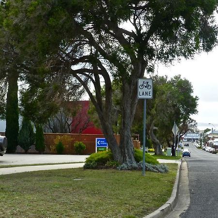 Inverloch Central Motor Inn Екстериор снимка