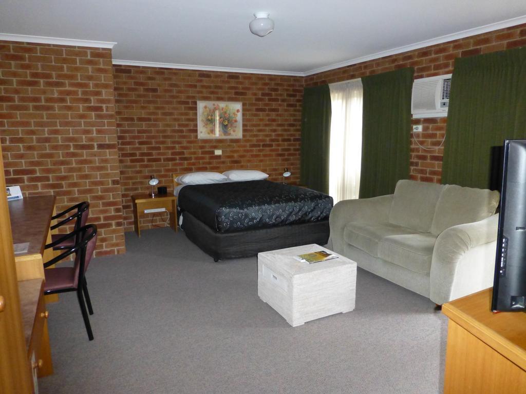 Inverloch Central Motor Inn Екстериор снимка