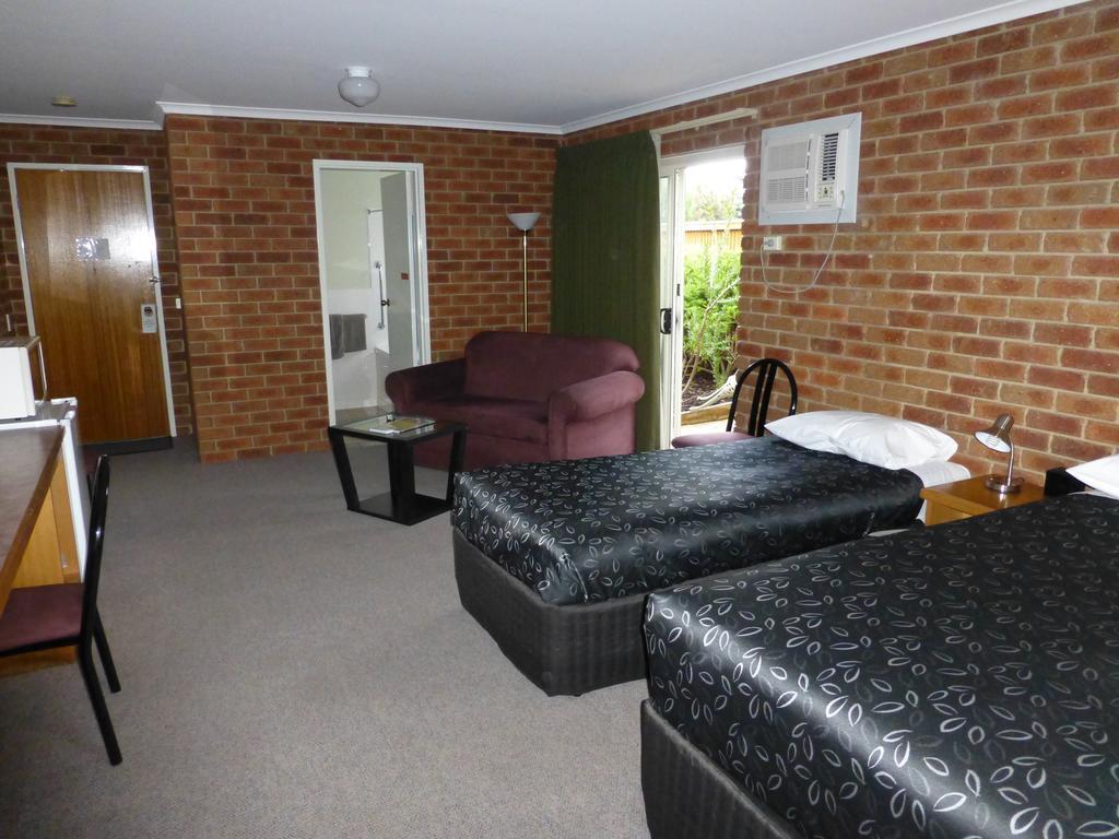 Inverloch Central Motor Inn Екстериор снимка