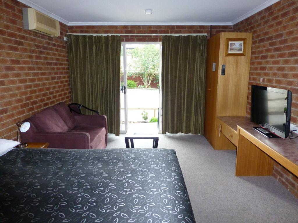 Inverloch Central Motor Inn Екстериор снимка