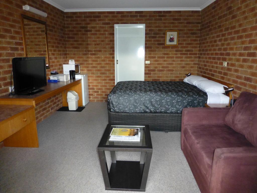 Inverloch Central Motor Inn Екстериор снимка