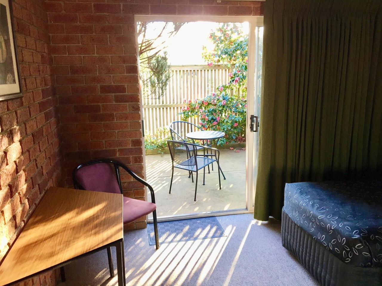 Inverloch Central Motor Inn Екстериор снимка